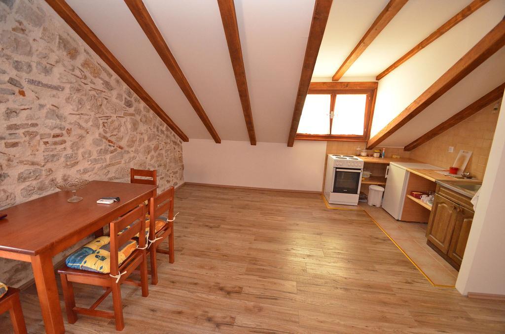 Apartments Historic Stone House Kotor Ruang foto