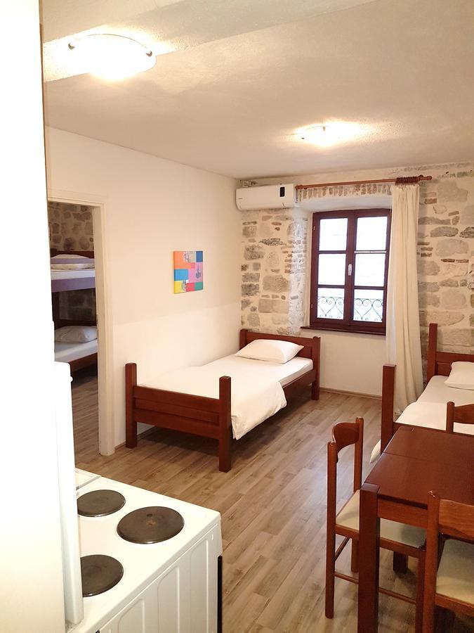 Apartments Historic Stone House Kotor Bagian luar foto
