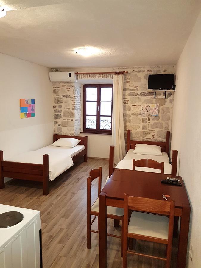 Apartments Historic Stone House Kotor Bagian luar foto