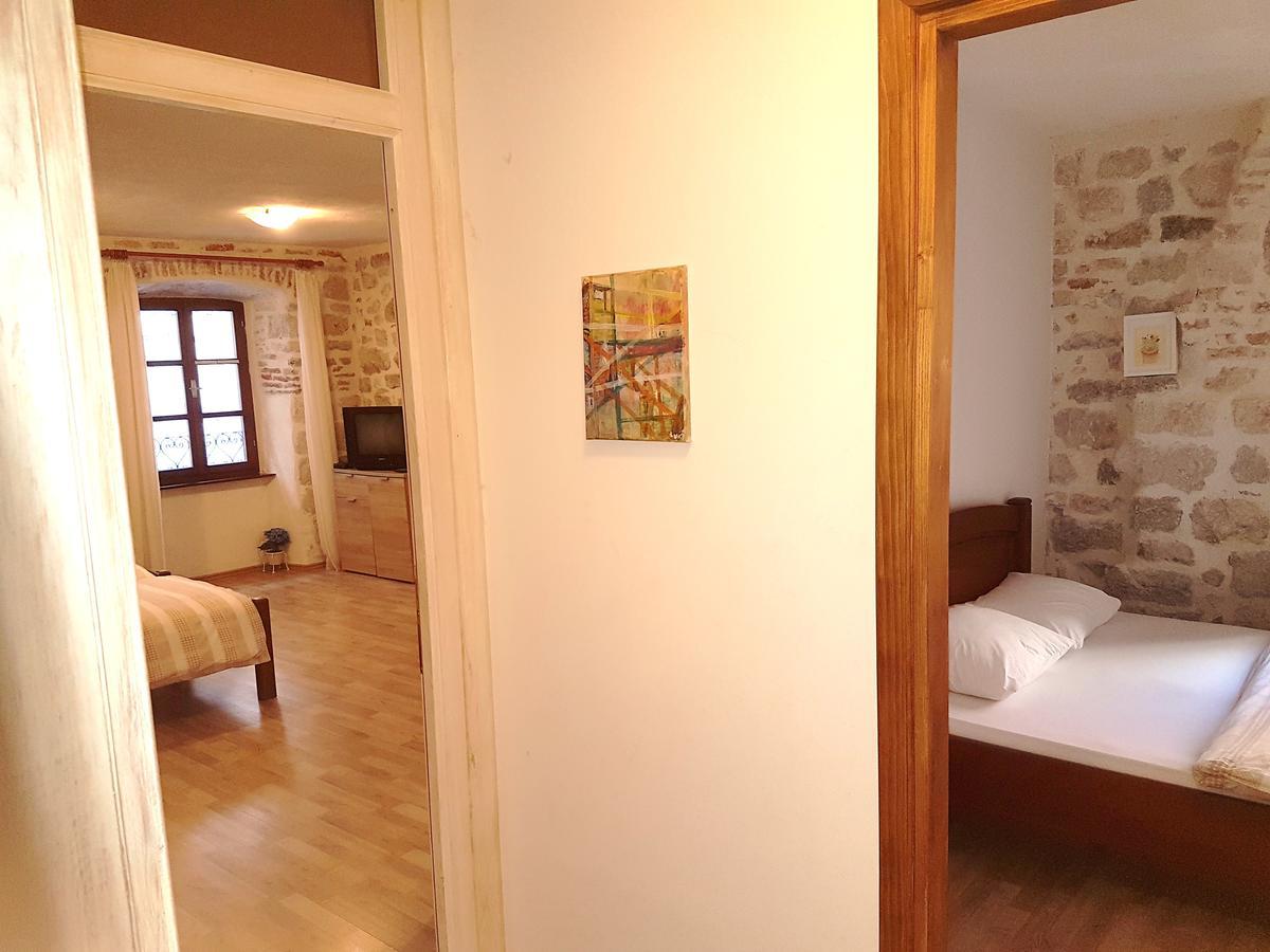 Apartments Historic Stone House Kotor Bagian luar foto
